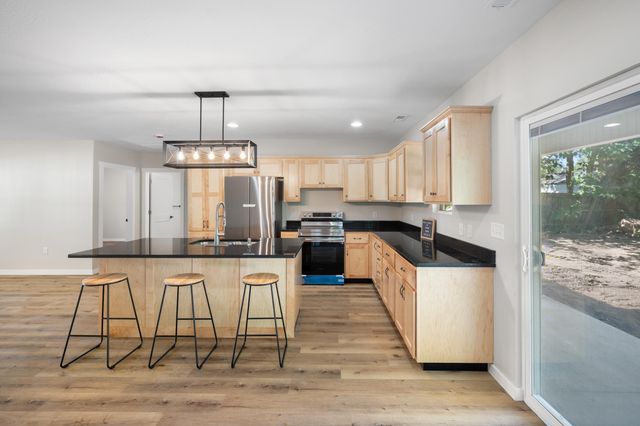 615 W Olive Street, Bolivar, MO 65613