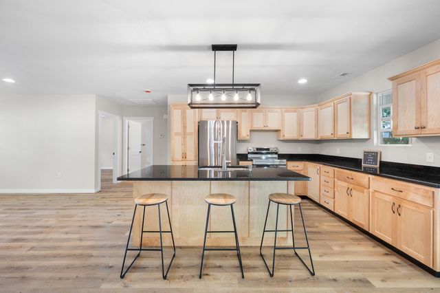 615 W Olive Street, Bolivar, MO 65613