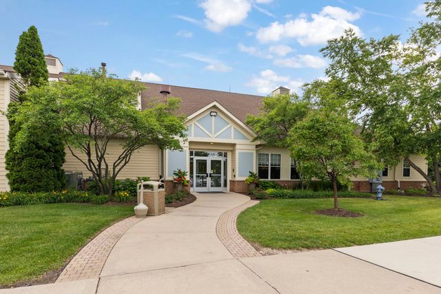 16220 Goose Lake Drive, Crest Hill, IL 60403