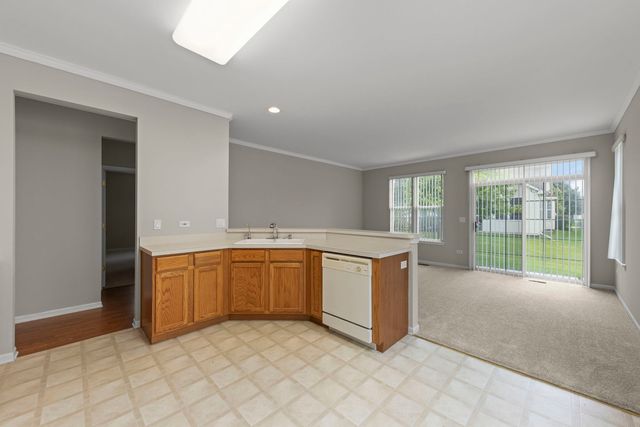 16220 Goose Lake Drive, Crest Hill, IL 60403