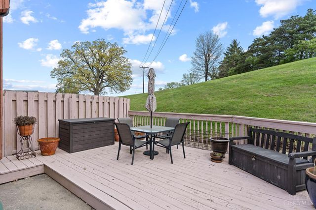 8318 Whisper Way, West Chester, OH 45069