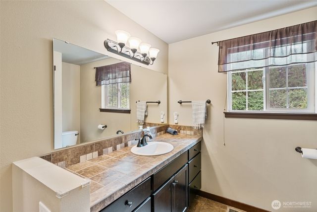 4041 61st Court SW, Olympia, WA 98512
