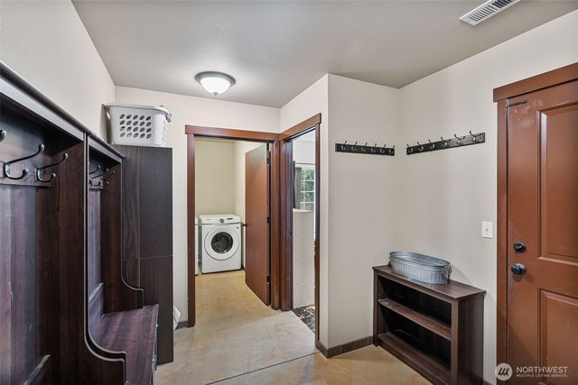 4041 61st Court SW, Olympia, WA 98512