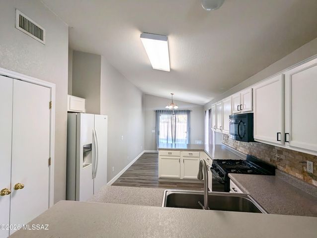 10379 E Ravenswood Street, Tucson, AZ 85747