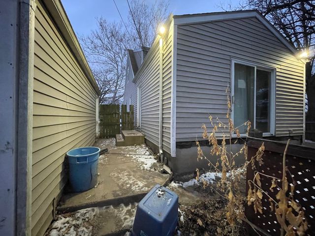 821 N 8th Street, Rochelle, IL 61068