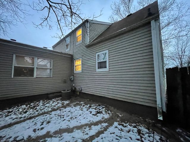 821 N 8th Street, Rochelle, IL 61068