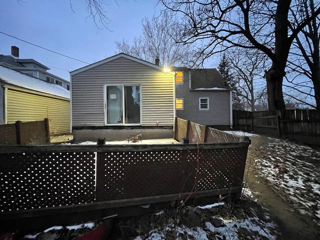 821 N 8th Street, Rochelle, IL 61068