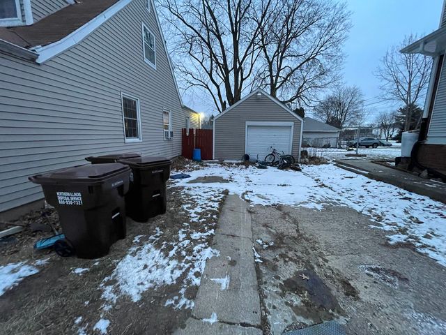 821 N 8th Street, Rochelle, IL 61068