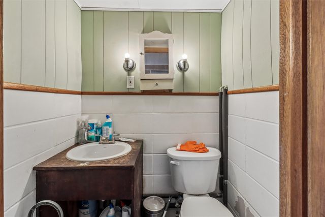 508 Valhigh Road, West Des Moines, IA 50265