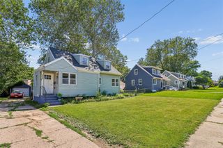 508 Valhigh Road, West Des Moines, IA 50265