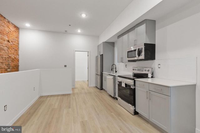 223 S 45TH ST, Philadelphia, PA 19104