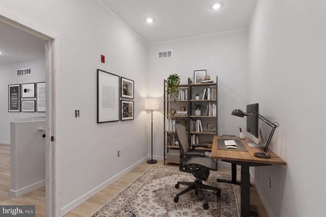 223 S 45TH ST, Philadelphia, PA 19104