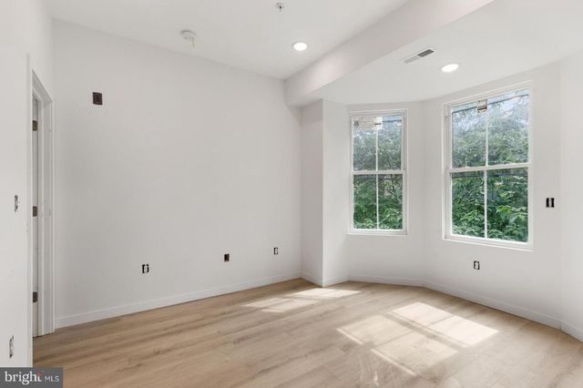 223 S 45TH ST, Philadelphia, PA 19104