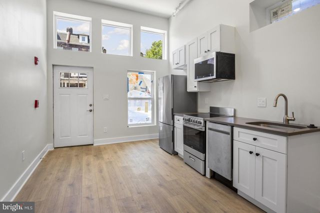 223 S 45TH ST, Philadelphia, PA 19104