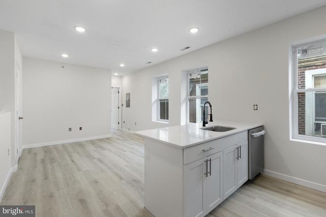 223 S 45TH ST, Philadelphia, PA 19104