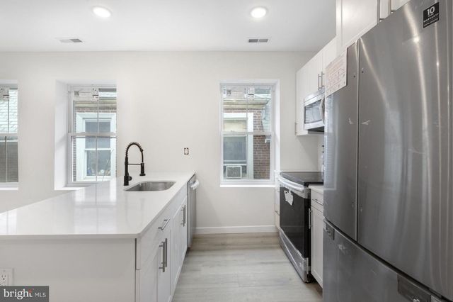 223 S 45TH ST, Philadelphia, PA 19104