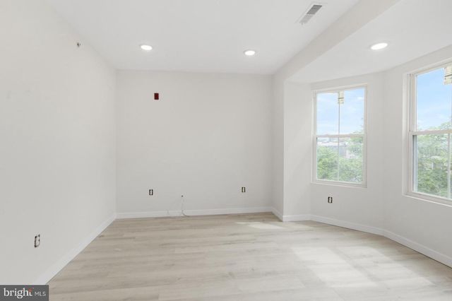 223 S 45TH ST, Philadelphia, PA 19104
