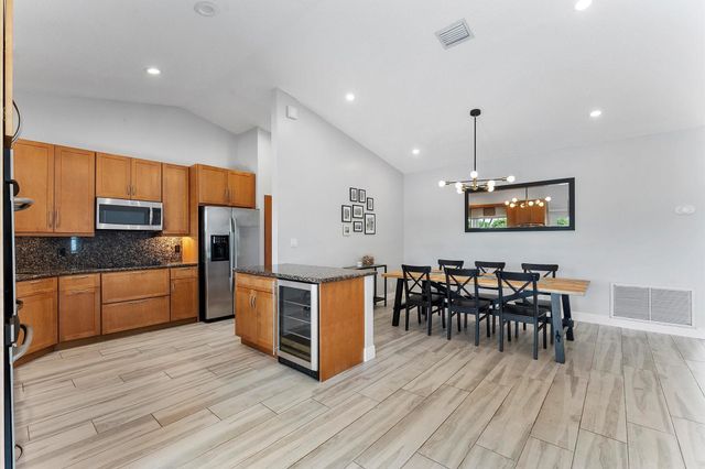 8684 SW 1st Pl, Coral Springs, FL 33071