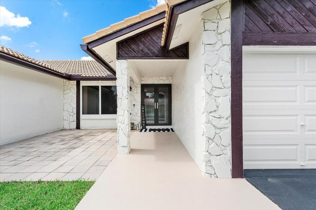 8684 SW 1st Pl, Coral Springs, FL 33071