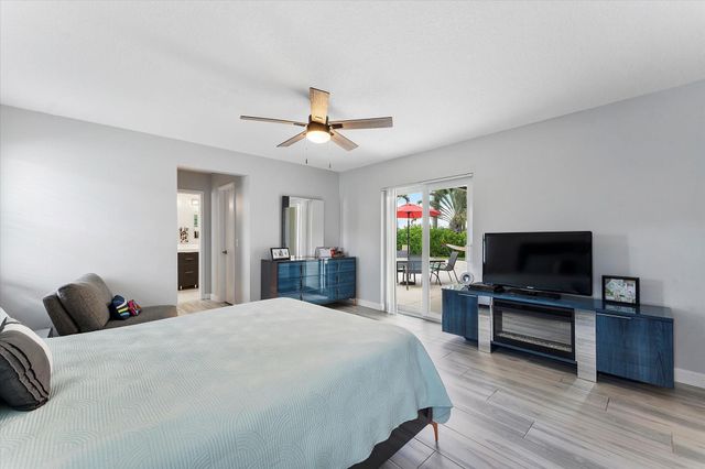 8684 SW 1st Pl, Coral Springs, FL 33071
