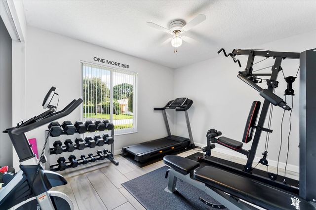 8684 SW 1st Pl, Coral Springs, FL 33071