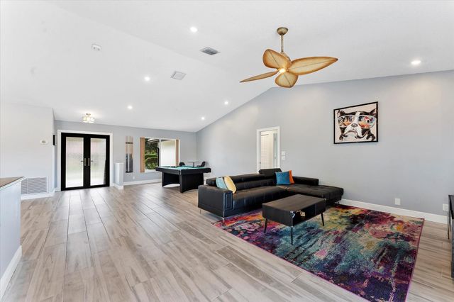 8684 SW 1st Pl, Coral Springs, FL 33071