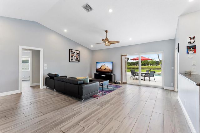 8684 SW 1st Pl, Coral Springs, FL 33071