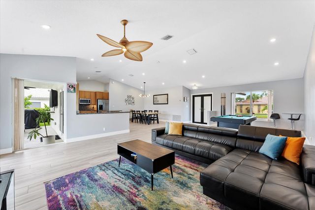 8684 SW 1st Pl, Coral Springs, FL 33071