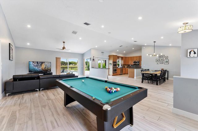 8684 SW 1st Pl, Coral Springs, FL 33071