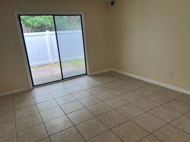 950 Forestbrook Rd Apt F4, Myrtle Beach, SC 29579
