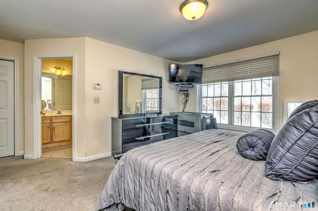 31 South Turnpike Road APT C2, Wallingford, CT 06492