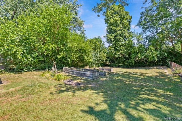 15922 Deering Street, Livonia, MI 48154