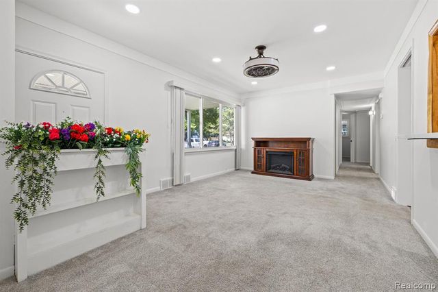 15922 Deering Street, Livonia, MI 48154