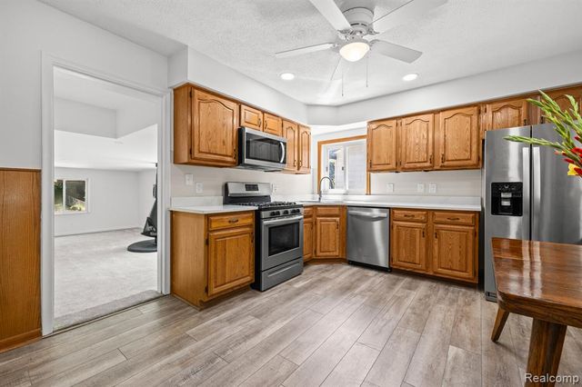 15922 Deering Street, Livonia, MI 48154