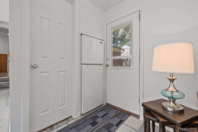 15922 Deering Street, Livonia, MI 48154