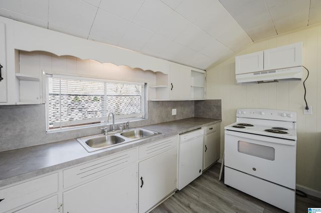 3003 CIRCLE DRIVE, Hueytown, AL 35023