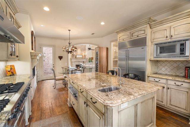 12010 Edgestone Road, Dallas, TX 75230