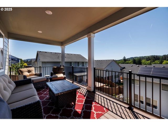 15556 Se FLAVEL St, Portland, OR 97236