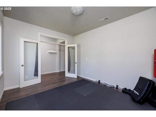 15556 Se FLAVEL St, Portland, OR 97236