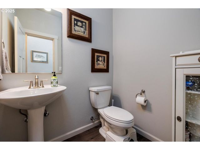 15556 Se FLAVEL St, Portland, OR 97236