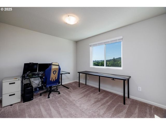15556 Se FLAVEL St, Portland, OR 97236
