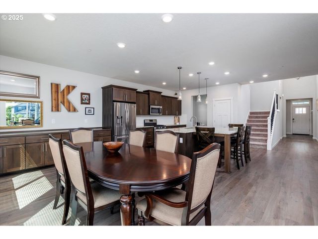 15556 Se FLAVEL St, Portland, OR 97236