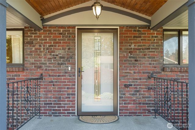 2112 Browns Point Boulevard, Tacoma, WA 98422