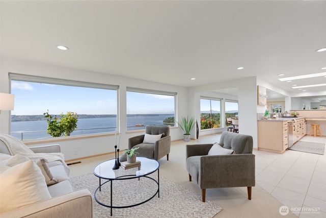 2112 Browns Point Boulevard, Tacoma, WA 98422