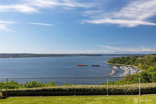 2112 Browns Point Boulevard, Tacoma, WA 98422