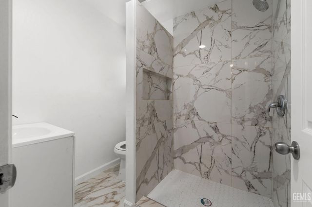 203 E Belle Avenue, Bakersfield, CA 93308