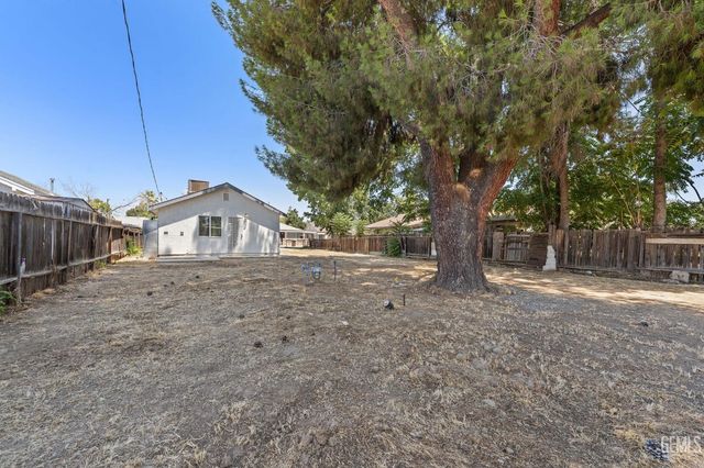 203 E Belle Avenue, Bakersfield, CA 93308