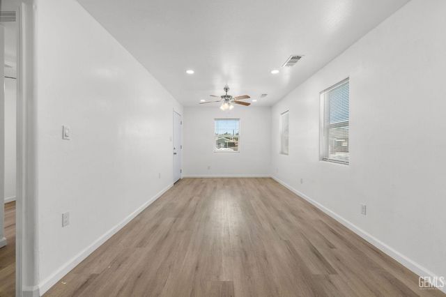 203 E Belle Avenue, Bakersfield, CA 93308