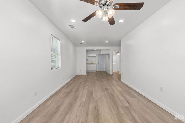 203 E Belle Avenue, Bakersfield, CA 93308