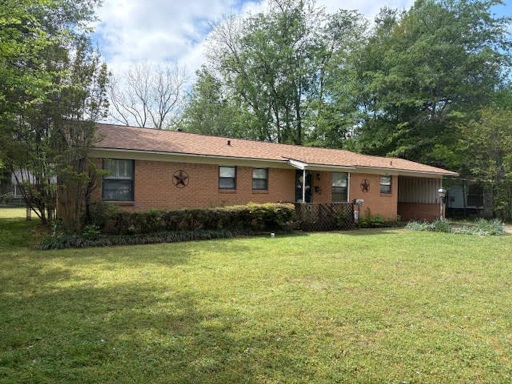 312 Bill Bradford Road, Sulphur Springs, TX 75482